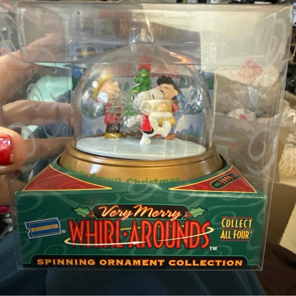 Blockbuster Very Merry Whirl-Arounds, Spinning Ornament Coll. Peanuts Characters